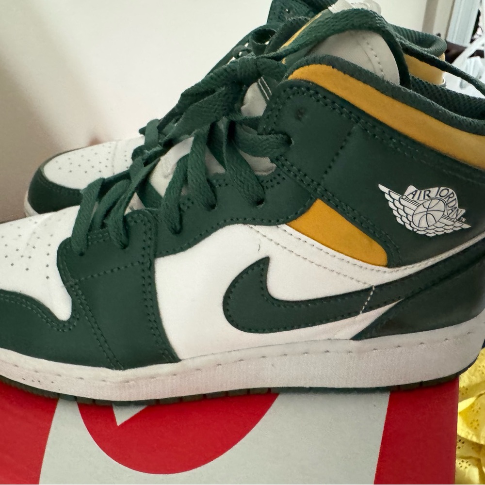 Nike Kids Sneakers Green and Yellow